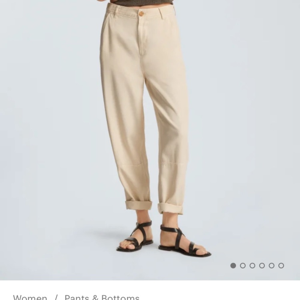 Everlane Relaxed Chino in “parchment”